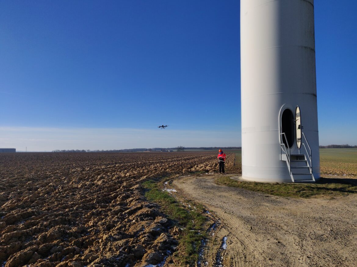Technicien maintenance sur éolienne : un métier d’avenir qui peine à recruter